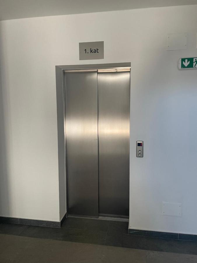 Apartment Diana Zara Zewnętrze zdjęcie